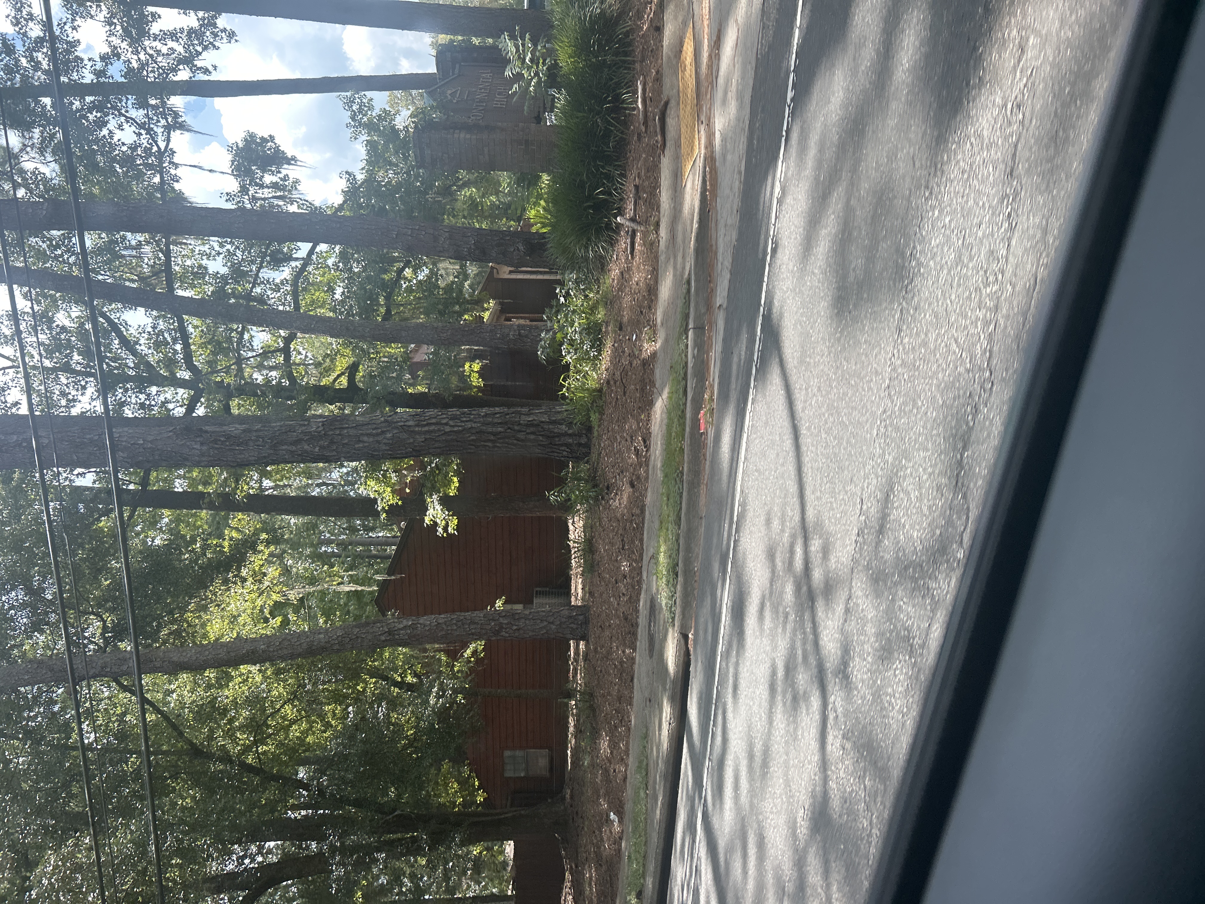 ICE 目击报告现场图片 · 1255 Continental Ct, Tallahassee, FL 32304, USA