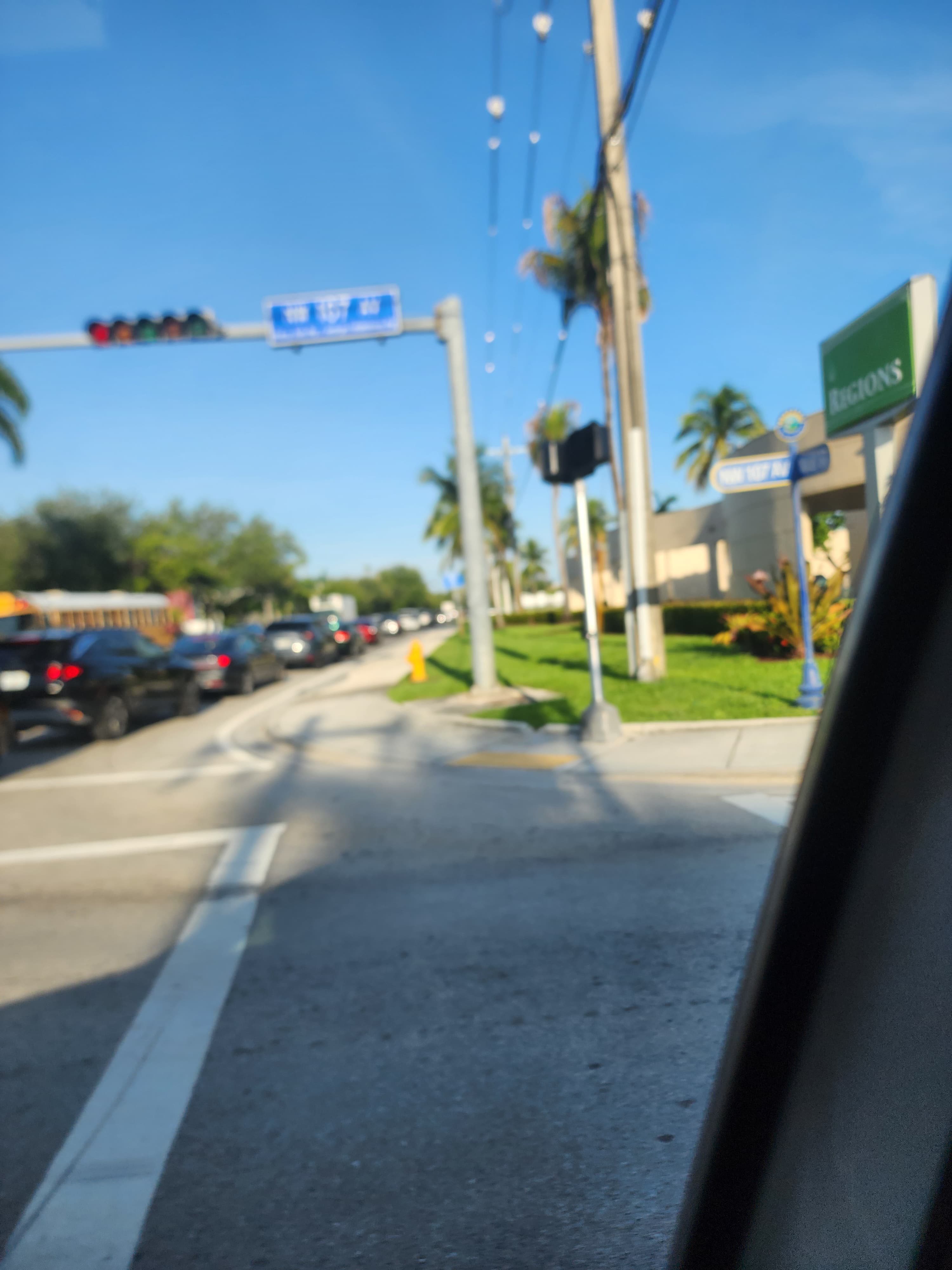 ICE 目击报告现场图片 · 2700 NW 107th Ave, Miami, FL 33172, USA