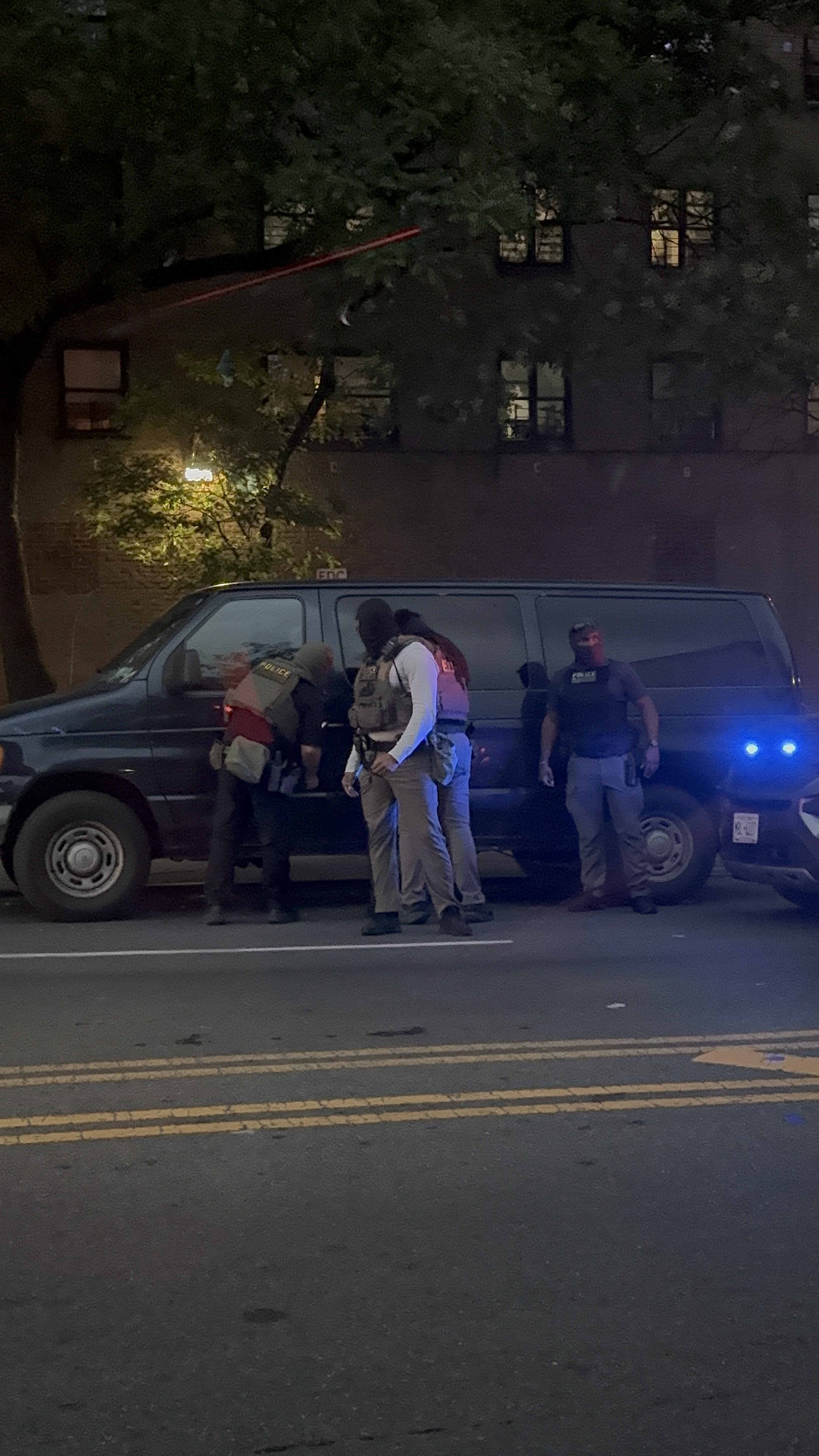 ICE 目击报告现场图片 · 443 Bushwick Ave, Brooklyn, NY 11206, USA