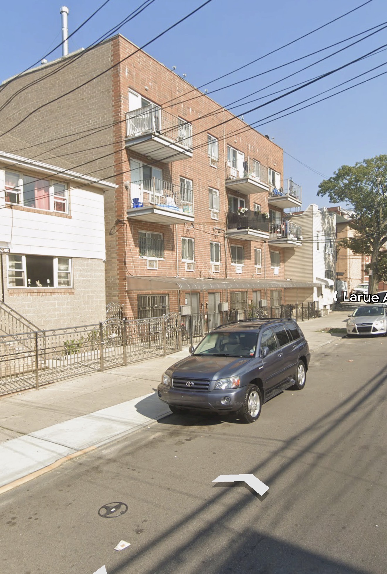ICE 目击报告现场图片 · 54-18 102nd St, Flushing, NY 11368, USA