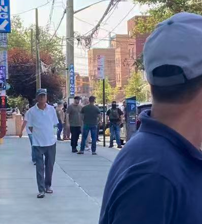 ICE 目击报告现场图片 · 5521 8th Ave, Brooklyn, NY 11220, USA