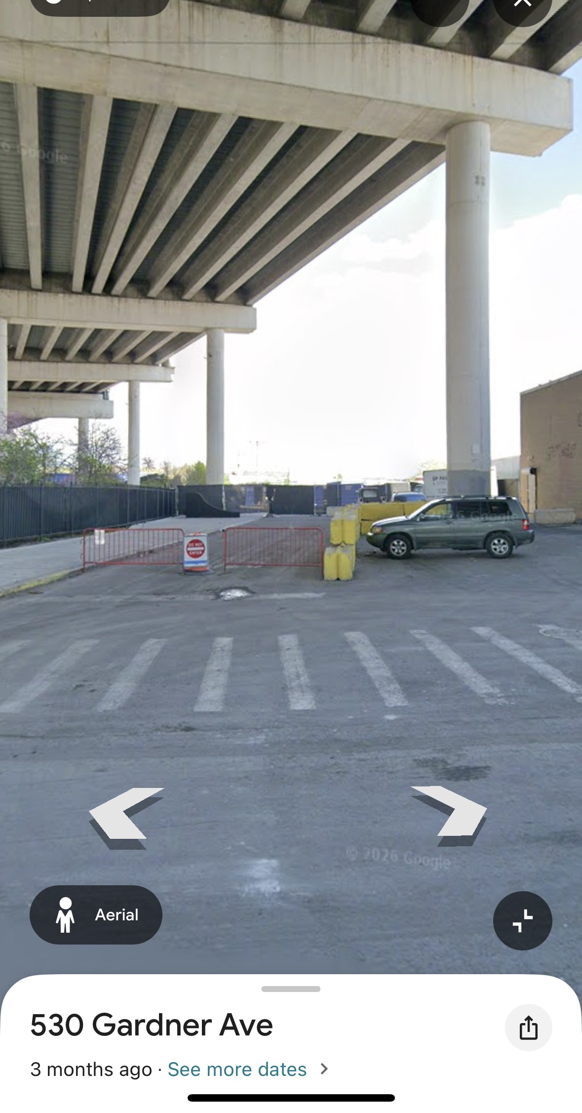 ICE 目击报告现场图片 · Thomas St u0026 Gardner Ave, Brooklyn, NY 11222, USA