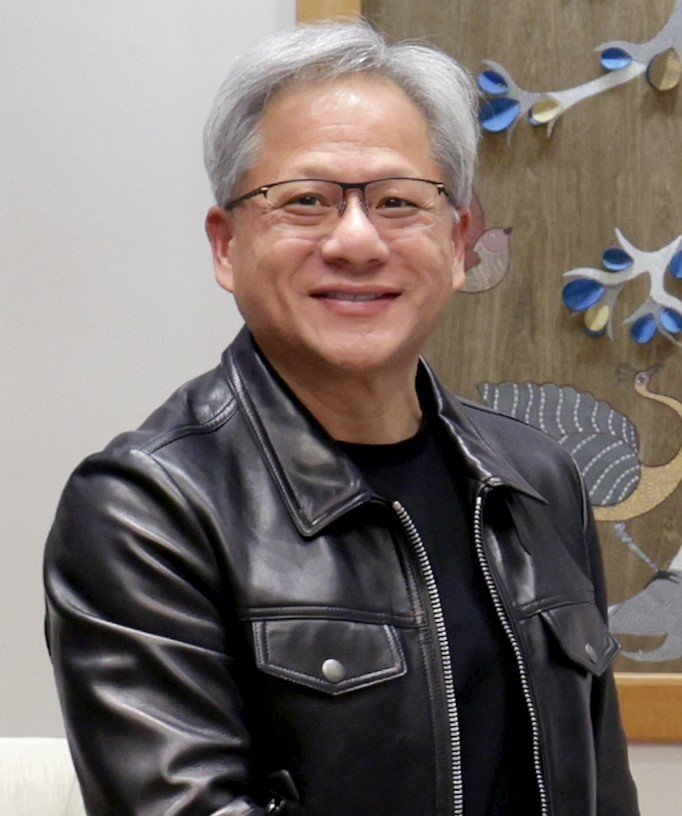 相关新闻配图:黄仁勋柏林喊话:美国别低估中国AI,还说愿与中国芯片商合作