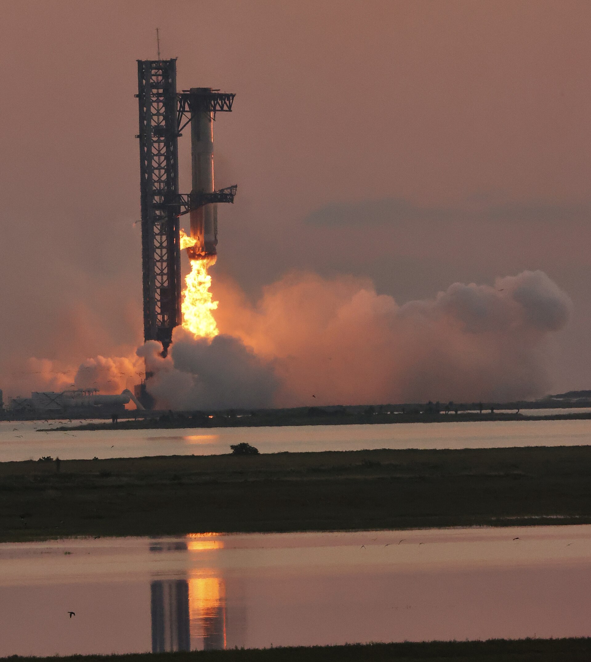 新闻配图:SpaceX上市首盈利44亿美元:马斯克确认研究合并