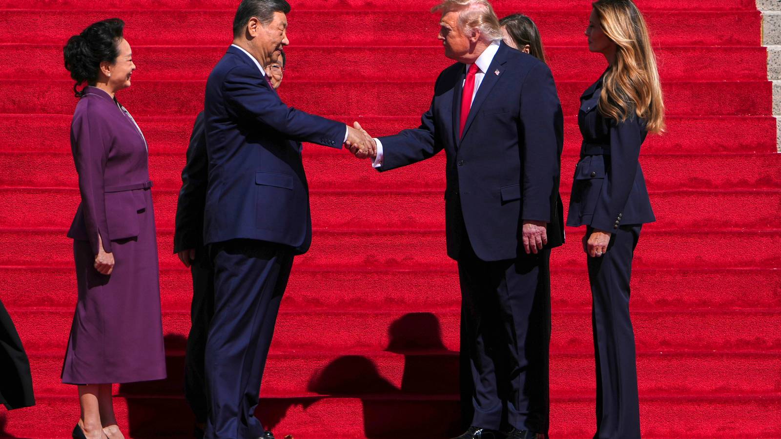 新闻配图:特朗普与习近平白宫会晤:关税互减300亿、大豆换稀土,贸易休